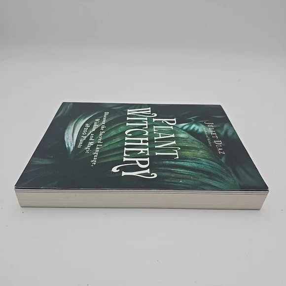 Plant Witchery: Discover the Sacred Language, Wisdom,‎ and Magic of 200 Plants - Picture 3 of 6